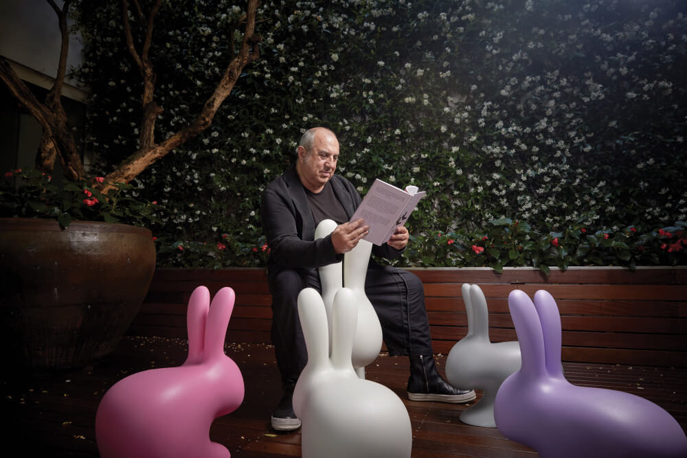義大利兔子椅,qeeboo,QEEBOO,戶外椅,兔寶椅,奇寶兔椅,可愛兔子,佈置品,軟裝佈置